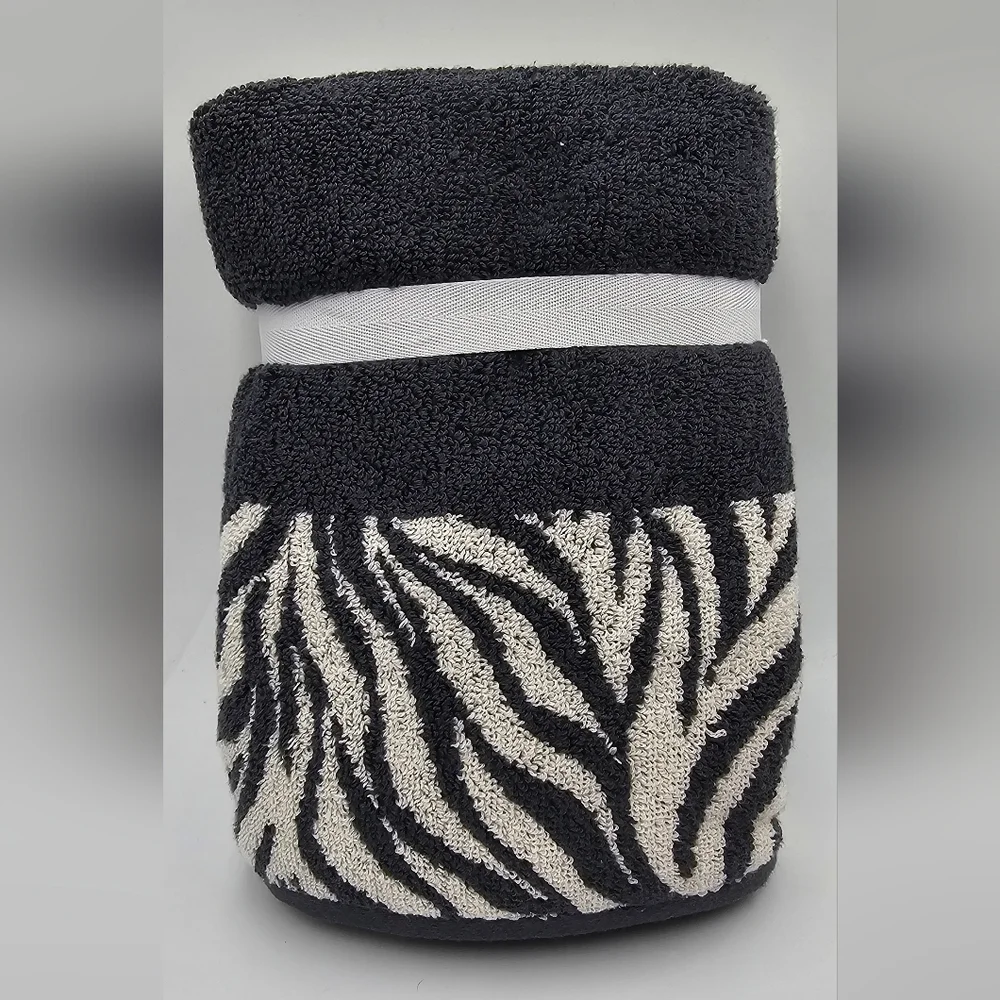 Rachel Zoe 2 Piece Zebra Print White Gray 100% Cotton Hand Towel Set OEKO TEX